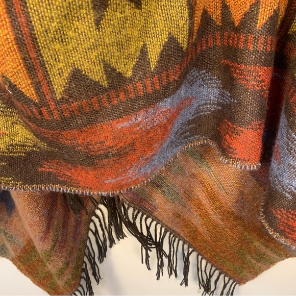 World Market Aztec Western Hooded Blanket Poncho Fringe Shawl Cape - Picture 4 of 12